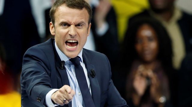 Macron et son spectacle absurde