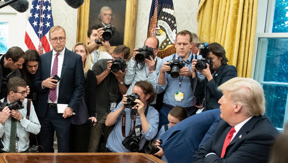 Trump dénonce les médias lors d’une réunion controversée à la Maison Blanche